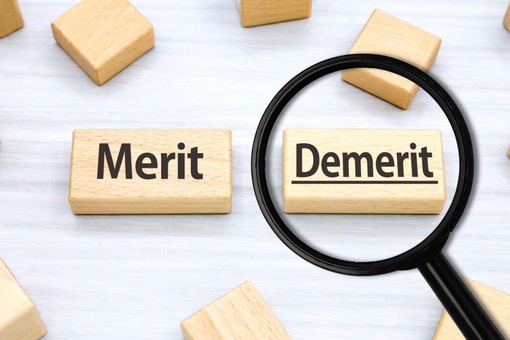 MeritとDemeritと書かれているブロックの画像