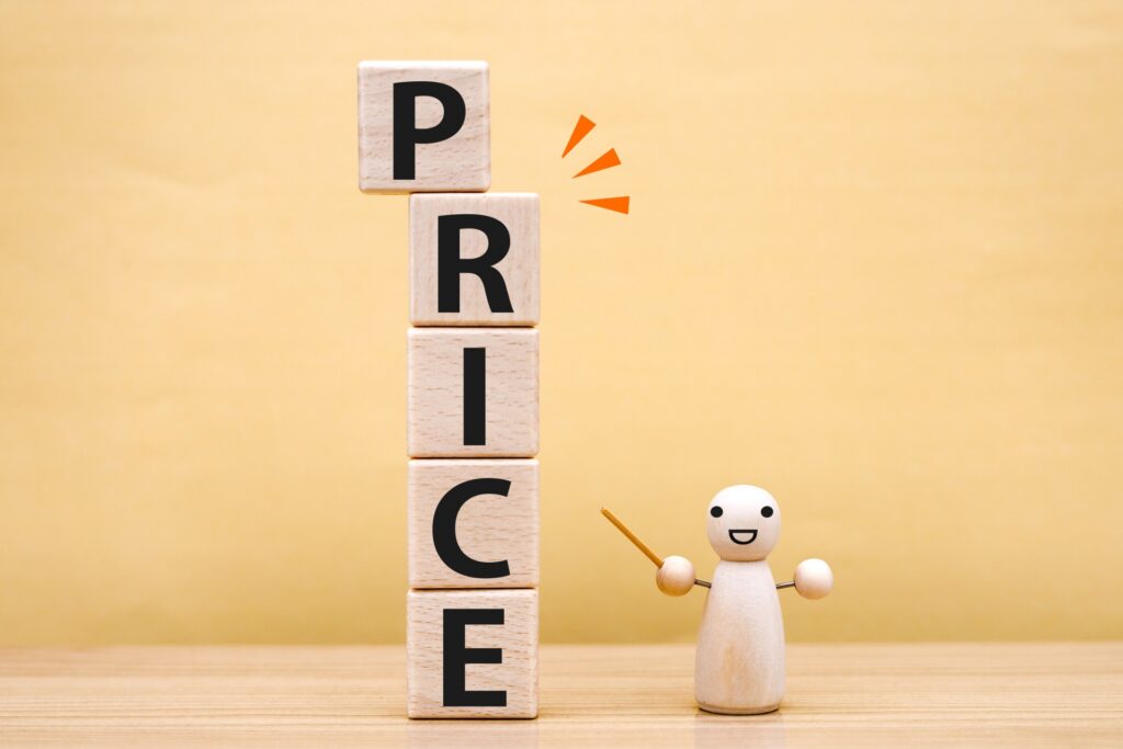 PRICEと書かれたブロックが縦に積まれている画像